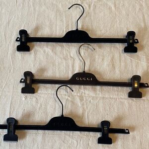 Authentic Gucci Velvet Clip Hangers – Set of 3 – Luxury Closet Display
